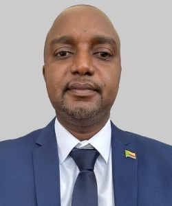 Photo of ​Dr. Youssouf Hamidou Issoufa, candidate