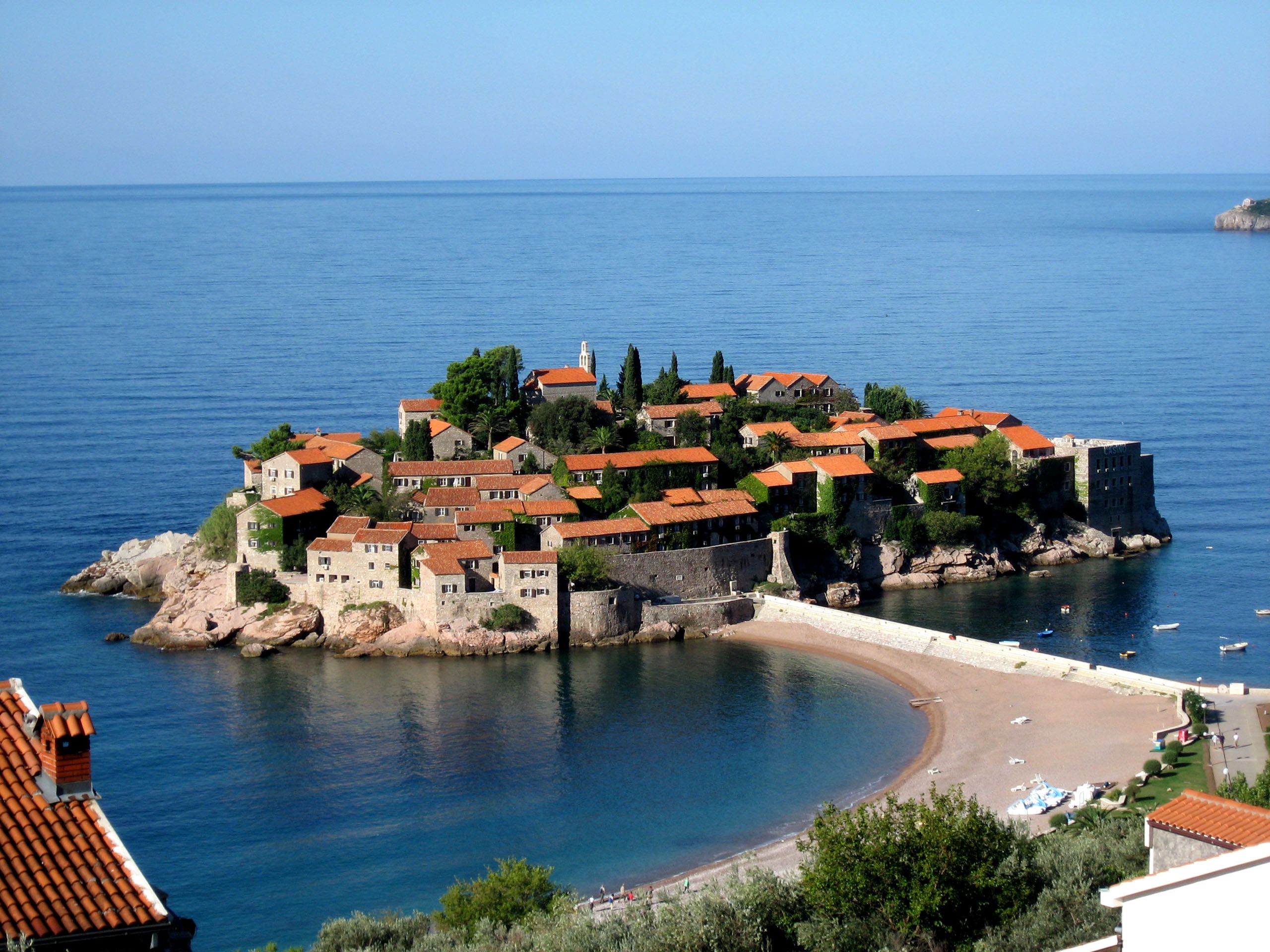 Sv.-Stefan-Sveti-Stefan-Montenegro-Budva.jpg