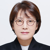 Photo of Ms Hayun Kang