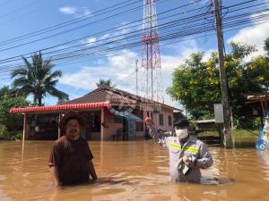 AIS conecta a los desconectados: restaurar la esperanza y la comunicación durante las inundaciones de Tailandia