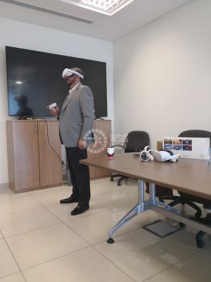 Prueba de auriculares VR para el aprendizaje de realidad virtual 3D para el proyecto Hajj y Umrah